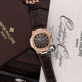 Đồng Hồ Patek Philippe Nautilus 5711R-001 Rep 1:1 Chế Tác Vỏ Vàng Khối 18K Mặt Nâu Dây Da