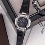 Đồng Hồ Patek Philippe Nautilus 5711/1A  Rep 1:1 Chế Tác Vỏ Bạc Mặt Xanh Dây Da