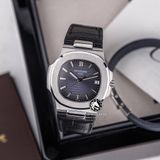 Đồng Hồ Patek Philippe Nautilus 5711/1A  Rep 1:1 Chế Tác Vỏ Bạc Mặt Xanh Dây Da