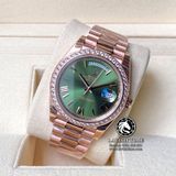Đồng Hồ Rolex Day-Date 40mm 228345RBR Rep 1:1 Cao Cấp Vỏ Vàng Hồng Niềng Bezel Đinh Đá Mặt Xanh Lá Cọc Số La Mã Dây Kim Loại