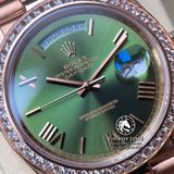 Đồng Hồ Rolex Day-Date 40mm 228345RBR Rep 1:1 Cao Cấp Vỏ Vàng Hồng Niềng Bezel Đinh Đá Mặt Xanh Lá Cọc Số La Mã Dây Kim Loại
