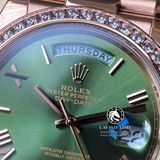 Đồng Hồ Rolex Day-Date 40mm 228345RBR Rep 1:1 Cao Cấp Vỏ Vàng Hồng Niềng Bezel Đinh Đá Mặt Xanh Lá Cọc Số La Mã Dây Kim Loại