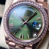 Đồng Hồ Rolex Day-Date 40mm 228345RBR Rep 1:1 Cao Cấp Vỏ Vàng Hồng Niềng Bezel Đinh Đá Mặt Xanh Lá Cọc Số La Mã Dây Kim Loại