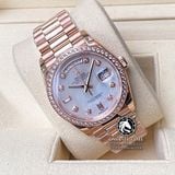Đồng Hồ Rolex Day-Date 36mm 128345RBR-0028 Rep 1:1 Cao Cấp Vỏ Vàng Hồng Niềng Bezel Đính Đá Mặt Xà Cừ Trắng Dây Kim Loại