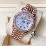 Đồng Hồ Rolex Day-Date 36mm 128345RBR-0028 Rep 1:1 Cao Cấp Vỏ Vàng Hồng Niềng Bezel Đính Đá Mặt Xà Cừ Trắng Dây Kim Loại