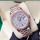 Đồng Hồ Rolex Day-Date 36mm 128345RBR-0028 Rep 1:1 Cao Cấp Vỏ Vàng Hồng Niềng Bezel Đính Đá Mặt Xà Cừ Trắng Dây Kim Loại
