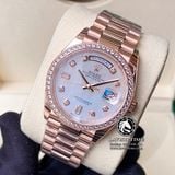 Đồng Hồ Rolex Day-Date 36mm 128345RBR-0028 Rep 1:1 Cao Cấp Vỏ Vàng Hồng Niềng Bezel Đính Đá Mặt Xà Cừ Trắng Dây Kim Loại