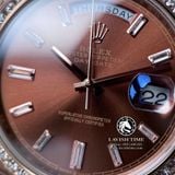 Đồng Hồ Rolex Day-Date 40mm 228345RBR-0006 Rep 1:1 Cao Cấp Vỏ Vàng Hồng Niềng Đính Đá Mặt Nâu Chocolate Cọc Số Đính Đá Baguette Dây Kim Loại