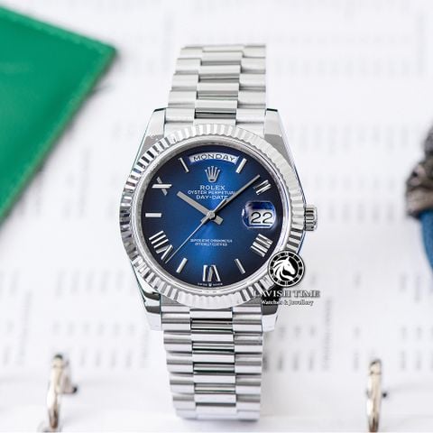 Đồng Hồ Rolex Day-Date 40mm 228239-0076 Rep 1:1 Chế Tác Mặt Số Xanh Dương Ombre Cọc Số La Mã Vỏ Thép Khối Lượng 185 Gram