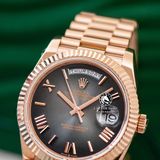 Đồng Hồ Rolex Day-Date 40mm 228235-0055 Rep 1:1 Chế Tác Mặt Số Xám Đen Ombre Cọc Số Đính Đá Baguette Vàng Hồng Khối Lượng 185 Gram