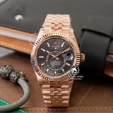 Đồng Hồ Rolex Sky-Dweller 42mm 336935-0008 Rep 1:1 Chế Tác Vỏ Vàng Hồng Mặt Xám Dây 5 mắt Jubilee