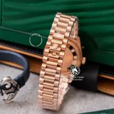 Đồng Hồ Rolex Day-Date 36mm 128235-0085 Rep 1:1 Chế Tác Mặt Số Xanh Lục Lam Cọc Số Đính Đá Baguette Vàng Hồng Khối Lượng 160 Gram