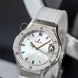 Đồng Hồ Hublot Classic Fusion 33mm Rep 1:1 Chế Tác Titanium Diamonds Mặt Số Xà Cừ Trắng Dây Da 581.NE.6070.LR.1204.JPN16