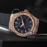 Đồng Hồ Hublot Classic Fusion Orlinski 40mm Rep 1:1 Chế Tác Vỏ Vàng Hồng Đính Đá Pave Mặt Số Đen Dây Cao Su Đen 550.OS.1800.RX.1604.ORL19
