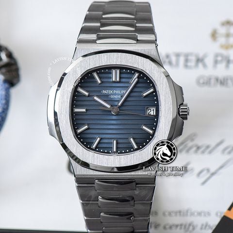 Đồng Hồ Patek Philippe Nautilus 5811/1G-001 Rep 1:1 Chế Tác Vỏ Bạc Mặt Xanh Dương Dây Kim Loại