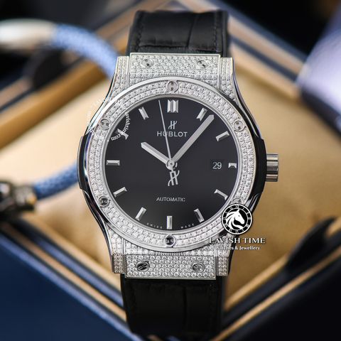 Đồng Hồ Hublot Classic Fusion 42mm Rep 1:1 Chế Tác Vỏ Bạc Độ Kim Cương Thiên Nhiên - Moissanite Pave Mặt Số Đen 542.NX.1171.LR