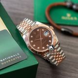 Đồng Hồ Rolex Datejust 41mm 126331-0004 Rep 1:1 Chế Tác Vỏ Vàng Hồng Mặt Nâu Chocolate Cọc Số Đính Đá Dây Kim Loại