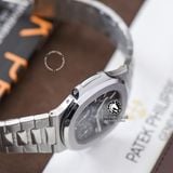 Đồng Hồ Patek Philippe Nautilus 5712/1A-001 Rep 1:1 Chế Tác Vỏ Bạc Mặt Xanh Dây Kim Loại