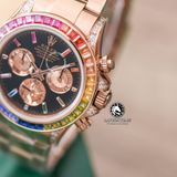 Đồng Hồ Rolex Cosmograph Daytona Rainbow 116595RBOW Rep 1:1 Cao Cấp Vỏ Vàng Hồng Niềng Bezel Đính Ruby Cầu Vồng Mặt Đen Dây Kim Loại