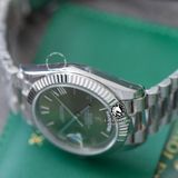 Đồng Hồ Rolex Day-Date 40mm 228239-0033 Rep 1:1 Cao Cấp Vỏ Bạc Mặt Xanh Olive Cọc Số La Mã Dây Kim Loại