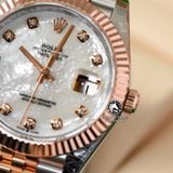 Đồng Hồ Rolex Datejust 41mm 126331-0014 Rep 1:1 Chế Tác Vỏ Demi Vàng Hồng Mặt Số Độ Xà Cừ Vân Mây Cọc Số Kim Cương Thiên Nhiên Dây Kim Loại Jubilee
