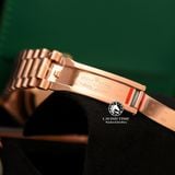 Đồng Hồ Rolex Day-Date 40mm 128235-004 Rep 1:1 Cao Cấp Vỏ Vàng Hồng Mặt Thạch Anh Cọc Số La Mã Đính Đá Dây Kim Loại
