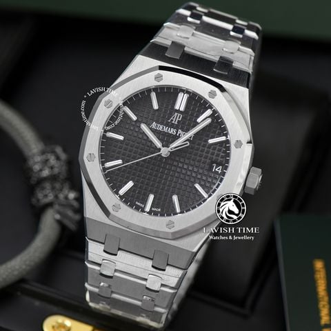 Đồng Hồ Audemars Piguet Royal Oak 15500ST.OO.1220ST.03 Rep 1:1 Chế Tác Vỏ Bạc Mặt Đen Dây Kim Loại