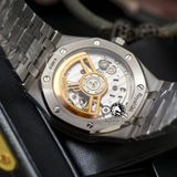 Đồng Hồ Audemars Piguet Royal Oak 15500ST.OO.1220ST.03 Rep 1:1 Chế Tác Vỏ Bạc Mặt Đen Dây Kim Loại