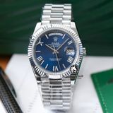 Đồng Hồ Rolex Day-Date 40mm 228239-007 Rep 1:1 Chế Tác Vỏ Bạc Mặt Xanh Dương Cọc Số La Mã Trọng Lượng 168 Gram Dây Kim Loại