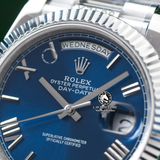 Đồng Hồ Rolex Day-Date 40mm 228239-007 Rep 1:1 Chế Tác Vỏ Bạc Mặt Xanh Dương Cọc Số La Mã Trọng Lượng 168 Gram Dây Kim Loại