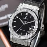 Đồng Hồ Hublot Classic Fusion 42mm Rep 1:1 Chế Tác Vỏ Bạc Đính Đá Pave Mặt Số Đen 542.NX.1171.LR.1704
