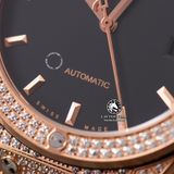 Đồng Hồ Hublot Classic Fusion 42mm Rep 1:1 Chế Tác Vỏ Vàng Hồng Đính Đá Pave Mặt Số Đen 542.OX.1181.LR.1704