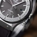 Đồng Hồ Hublot Classic Fusion 42mm Rep 1:1 Chế Tác Vỏ Bạc Niềng Bezel Đính 1 Hàng Đá Mặt Số Xám 542.NX.7071.LR