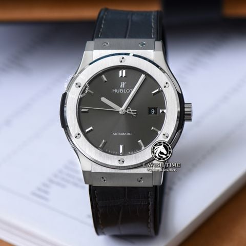 Đồng Hồ Hublot Classic Fusion 42mm Rep 1:1 Chế Tác Vỏ Bạc Titanium Mặt Số Xám Nâng Cấp Độ Vòng Bi Bánh Đà Chính Hãng 542.NX.7071.LR