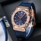 Đồng Hồ Hublot Classic Fusion 42mm Rep 1:1 Chế Tác Vỏ Vàng Hồng Niềng Bezel Đính 2 Hàng Đá Mặt Số Xanh Dương 542.OX.7180.LR