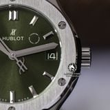 Đồng Hồ Hublot Classic Fusion 33mm Rep 1:1 Chế Tác Vỏ Bạc Mặt Số Xanh Lá 581.NX.8970.LR