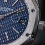 Đồng Hồ Audemars Piguet Royal Oak Jumbo Extra-Thin 15202ST.OO.1240ST.01 Rep 1:1 Chế Tác Vỏ Bạc Mặt Xanh Dây Kim Loại