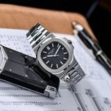 Đồng Hồ Patek Philippe Nautilus 5711/1A Rep 1:1 Chế Tác Vỏ Bạc Mặt Xanh Đen Dây Kim Loại