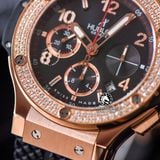 Đồng Hồ Hublot Big Bang 44mm Rep 1:1 Chế Tác Vỏ Vàng Hồng Niềng Đính Đá 2 Hàng Mặt Đen Dây Cao Su 341.PX.130.RX.114