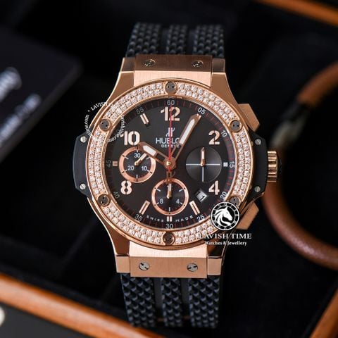 Đồng Hồ Hublot Big Bang 44mm Rep 1:1 Chế Tác Vỏ Vàng Hồng Niềng Đính Đá 2 Hàng Mặt Đen Dây Cao Su 341.PX.130.RX.114