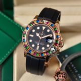 Đồng Hồ Rolex Yacht-Master 40mm 116695 SATS Rep 1:1 Chế Tác Vỏ Vàng Hồng Niềng Bezel Đính Đá Cầu Vồng Mặt Đen Dây Cao Su