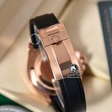 Đồng Hồ Rolex Yacht-Master 40mm 116695 SATS Rep 1:1 Chế Tác Vỏ Vàng Hồng Niềng Bezel Đính Đá Cầu Vồng Mặt Đen Dây Cao Su