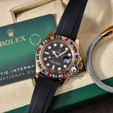 Đồng Hồ Rolex Yacht-Master 40mm 116695 SATS Rep 1:1 Chế Tác Vỏ Vàng Hồng Niềng Bezel Đính Đá Cầu Vồng Mặt Đen Dây Cao Su