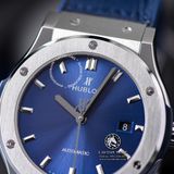 Đồng Hồ Hublot Classic Fusion 42mm Rep 1:1 Chế Tác Vỏ Bạc Titanium Mặt Số Xanh Dương Chải Tia Dây Cá Sấu 542.NX.7170.LR