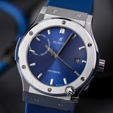 Đồng Hồ Hublot Classic Fusion 42mm Rep 1:1 Chế Tác Vỏ Bạc Titanium Mặt Số Xanh Dương Chải Tia Dây Cao Su Xanh 542.NX.7170.RX