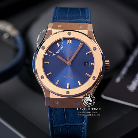 Đồng Hồ Hublot Classic Fusion 42mm Rep 1:1 Chế Tác Vỏ Vàng Hồng Titanium Mặt Số Xanh Dương Chải Tia Dây Cá Sấu 542.OX.7180.LR