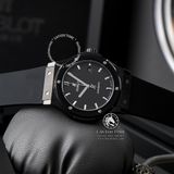 Đồng Hồ Hublot Classic Fusion 42mm Rep 1:1 Chế Tác Vỏ Đen Mặt Số Đen Dây Cao Su 511.CM.1171.RX