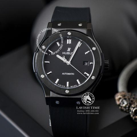 Đồng Hồ Hublot Classic Fusion 42mm Rep 1:1 Chế Tác Vỏ Đen Mặt Số Đen Dây Cao Su 511.CM.1171.RX