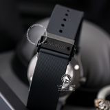 Đồng Hồ Hublot Classic Fusion 42mm Rep 1:1 Chế Tác Vỏ Đen Mặt Số Đen Dây Cao Su 511.CM.1171.RX