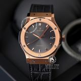 Đồng Hồ Hublot Classic Fusion 42mm Rep 1:1 Chế Tác Vỏ Vàng Hồng Titanium Mặt Số Xám Chải Tia Dây Cá Sấu 542.OX.7081.LR